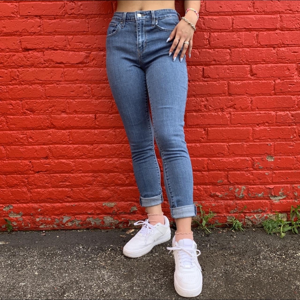 Levi’s 721 High Rise Ankle Skinny in Azure Stone